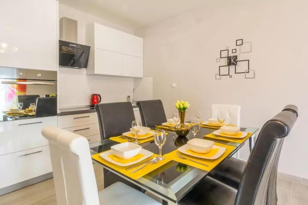 Sound Of The Sea Apartment Zadar Bagian luar foto