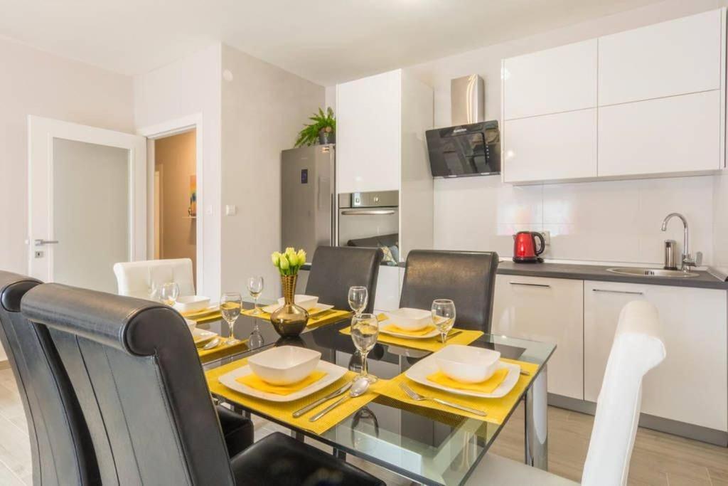Sound Of The Sea Apartment Zadar Bagian luar foto